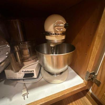 Kitchen Aid mixer & Cuisinart food processor