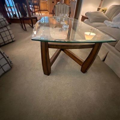 Glass coffee table (front view)