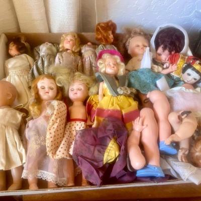 Dolls 