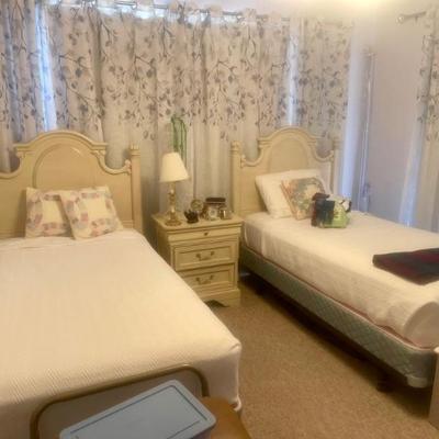 Twin beds 
