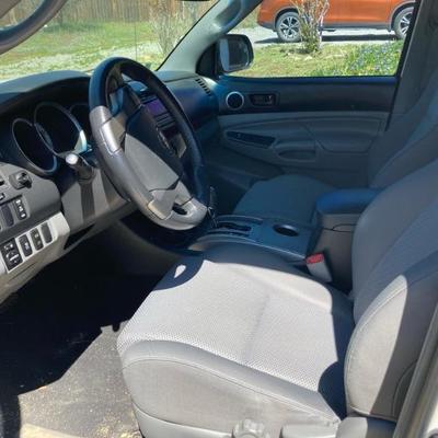 Truck front seat 