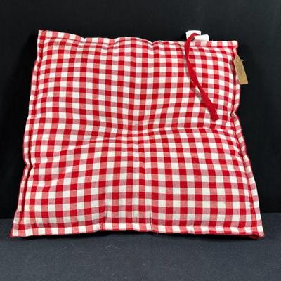 RED PILLOW