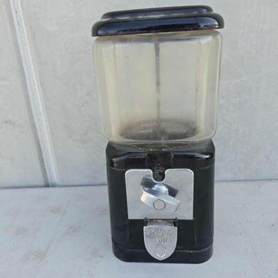 #13034 • Vintage Candy Machine
