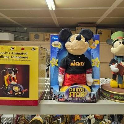 #50286 • Goofy Telephone Dance Star Mickey and Wooden Mickey
