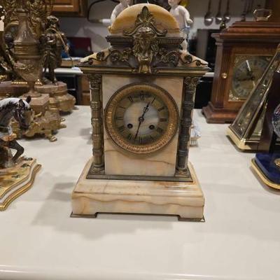 #60836 • Vintage Marble Mantel Clock

