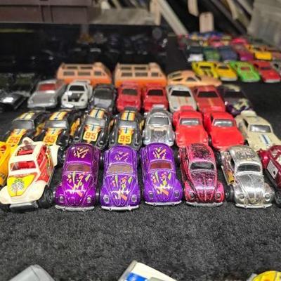 #10712 • (27) Vintage Hot Wheels
