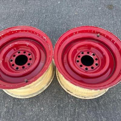 #22164 • 2 wheels with 2 different lug patterns
