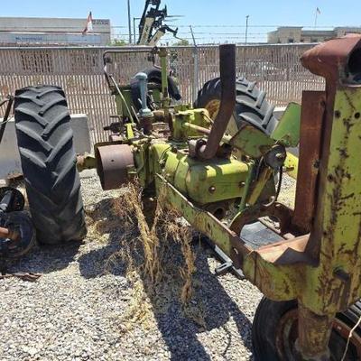 #68 • John Deere Tractor
