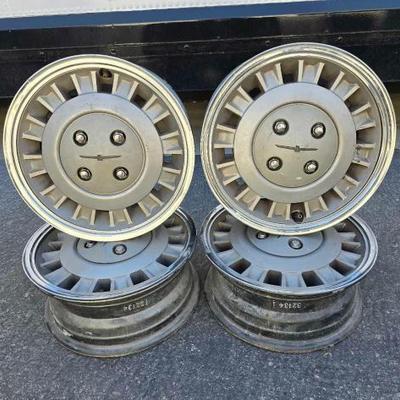 #22142 • 4 Thunderbird 4 Lug Wheels
