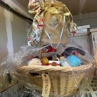 #50500 • Disney Gift Basket
