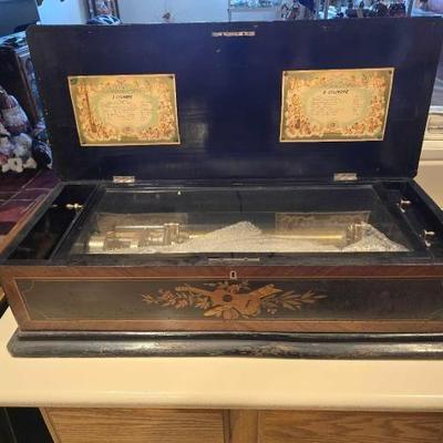 #60802 • Vintage Wooden Cylindrical Music Box
