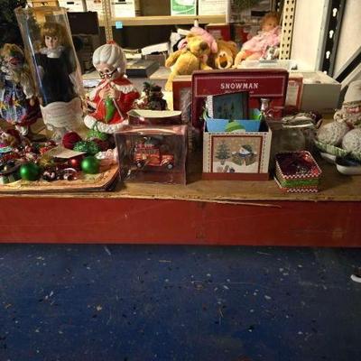 #20634 • Christmas Nic-Nac,Figurines,Gift Boxs & more
