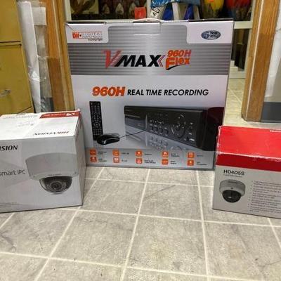 #50510 • Vmax 960H Flex Real Time Recorder & HikVision Camera & Honeywell HD4D5S Camera
