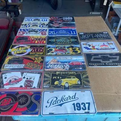 #6552 • 25 Advertising License Plates
