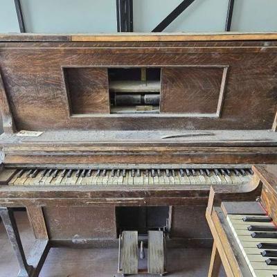 #24004 • Vintage wood Piano
