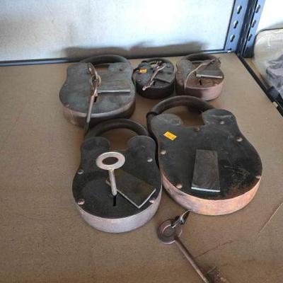 #12090 • (5) Vintage Oversized Locks with Keys
