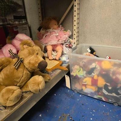 #20758 • Lot of Stuffed Animals & Tote of Disney stuffed animals n more
