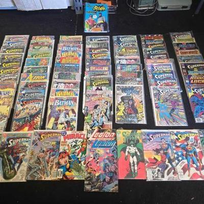 #10462 • (81) DC Comic Books
