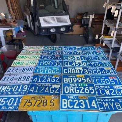 #6574 • 70 Illinois License Plates
