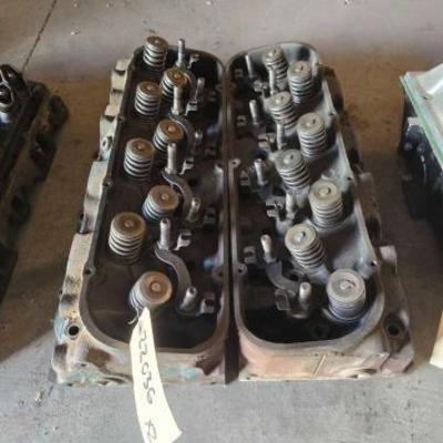 #22036 • 2 Engine Heads
