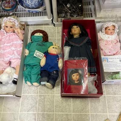 #50010 • 5 Dolls
