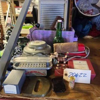 #20622 • Lot Of Washing Boards Nic-Nac & more
