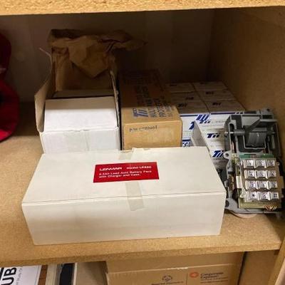 #50068 • Telephone Parts Lenmar Battery Pack with Charger and Case one Ornament
