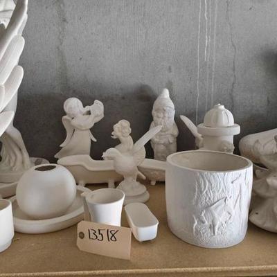 #13518 • Ceramic Porcelain Figurines
