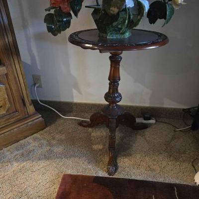 #60534 • Wooden Pedestal

