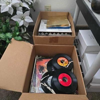 #60568 • Vinyl Album Collection

