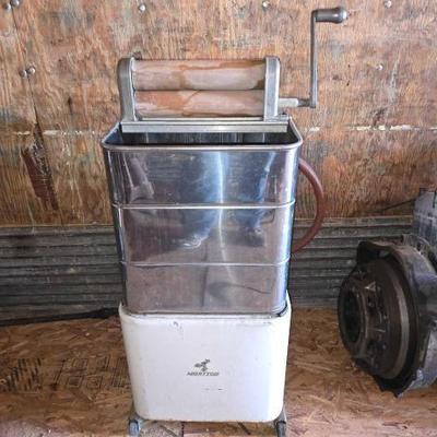 #2318 • Vintage Monitor Portable Electric Washing Machine with Hand Wringer
