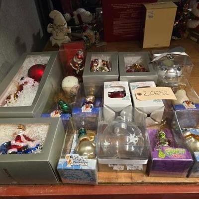 #20652 • 16 Christmas Tree Ornaments
