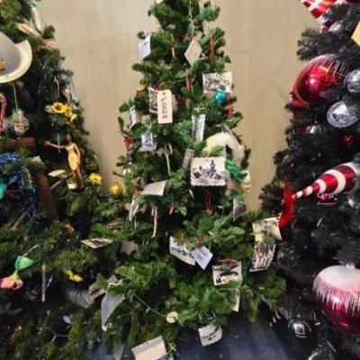 #20028 • Christmas tree

