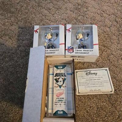 #60586 • Sports Memorabilia
