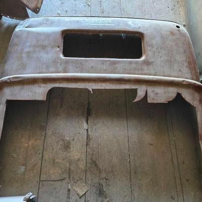 #2814 • 1 Classic Vehicle Trunk

