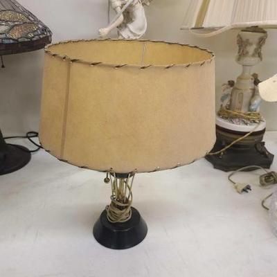 #1024 • Vintage Lamp
