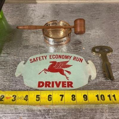 #20714 • Gavel Golden Nugget Ashtray Joliet Safe Key and Safety Economy Run Driver Sign
