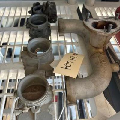 #24364 • (4) Carburetors (1) Exhaust Manifold
