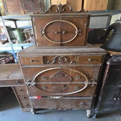 #13622 • Vintage Wooden Dresser
