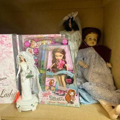 #50124 • Dolls
