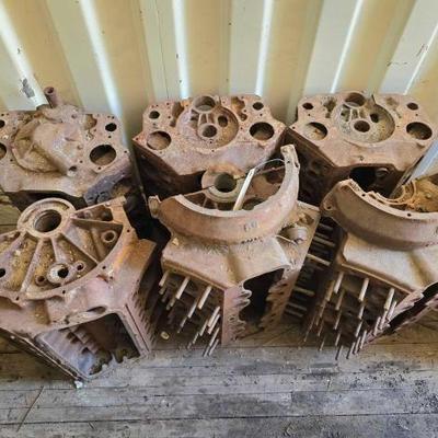 #2528 • 6 Incomplete Classic Car Motors
