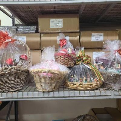 #1172 • (5) Gift Baskets
