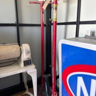 #24614 • (2) 5’ Tall Operated high stands & (1) Jackstand
