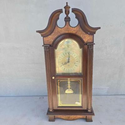 #13050 • Sligh Wood Trend Pendulum Clock with Key
