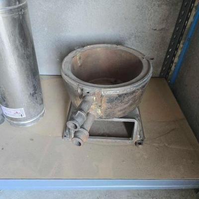 #12190 • Cast Iron Coal Heater Base
