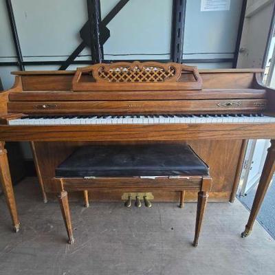#24010 • Vintage KimBall Piano Artist Spinet
