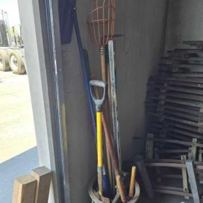 #6000 • Yard Tools with Planters
