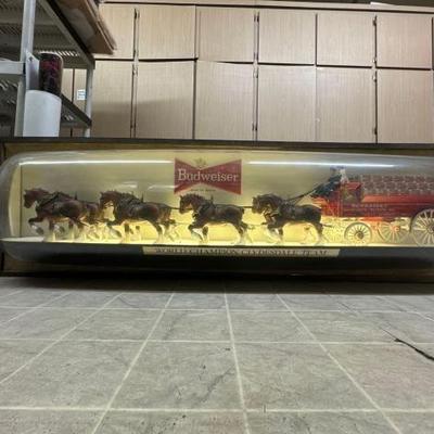 #50544 • Budweiser World Champion Clydesdale Team Decor Light
