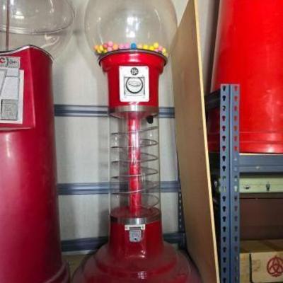 #13114 • Vintage Beaver Gumball Machine
