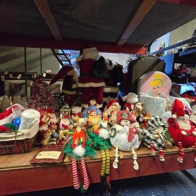 #20656 • Christmas decor, Figurines, princess kid chair & More
